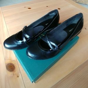 Clarks Women's  Shoe